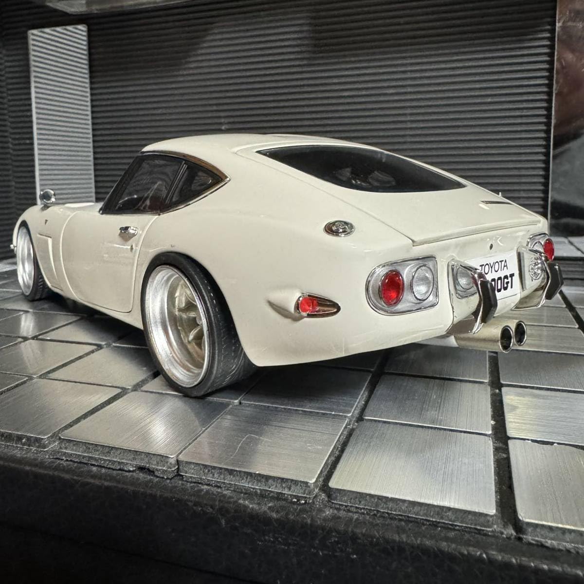 オートアート 1/18トヨタ 2000GT （カスタム仕様)